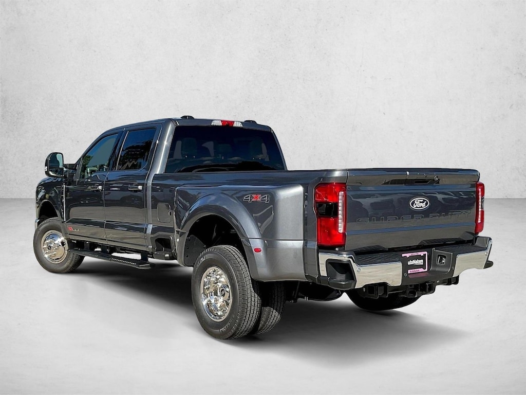 New 2027 Ford F-350 XLT Truck Crew Cab