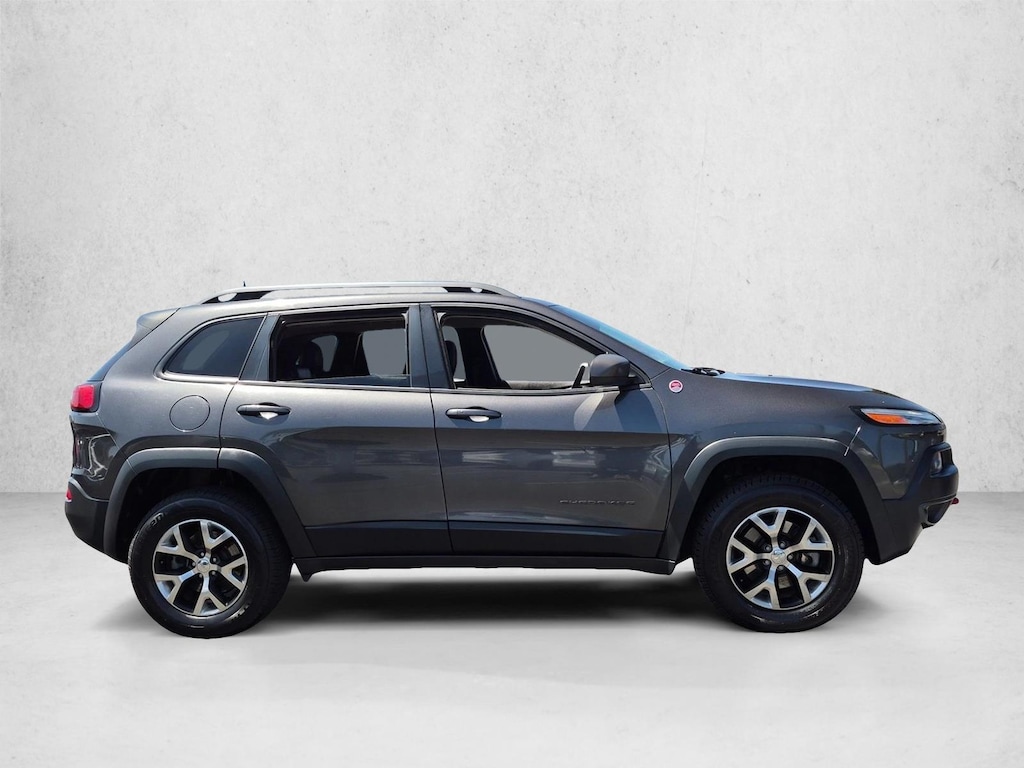 Used 2017 Jeep Cherokee Trailhawk 4x4 SUV
