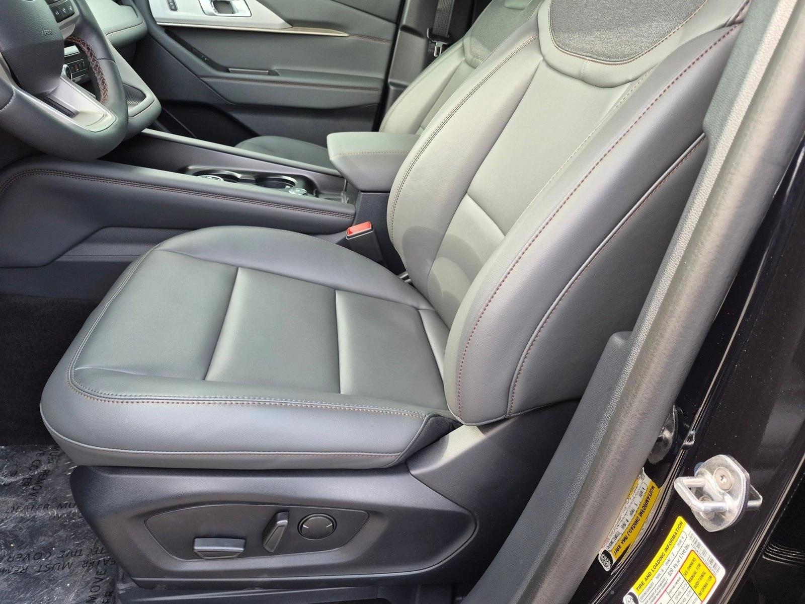 New 2026 Ford Explorer Active w/200A Pkg SUV