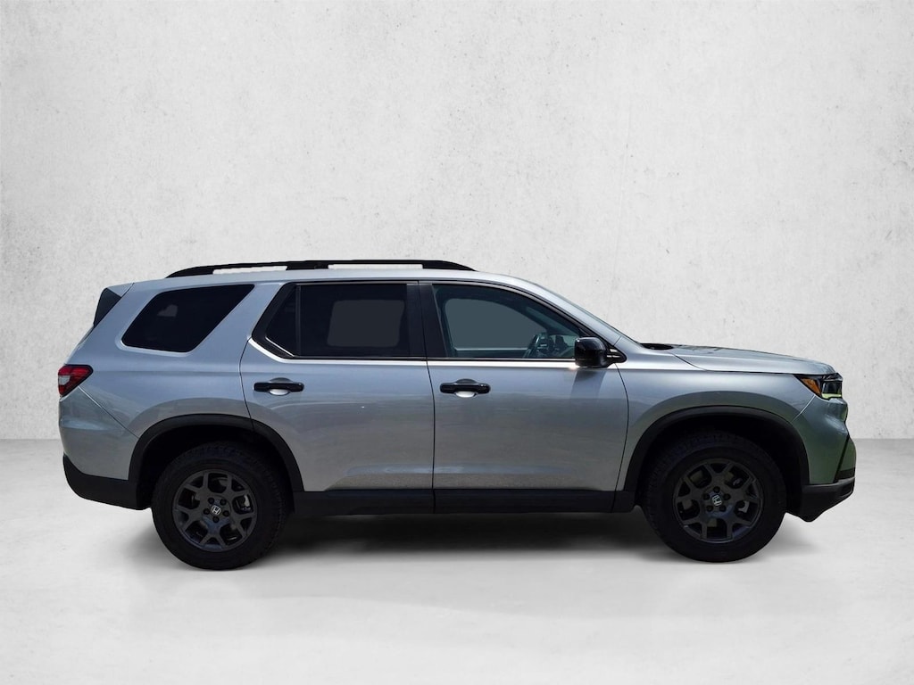 Used 2025 Honda Pilot TrailSport SUV