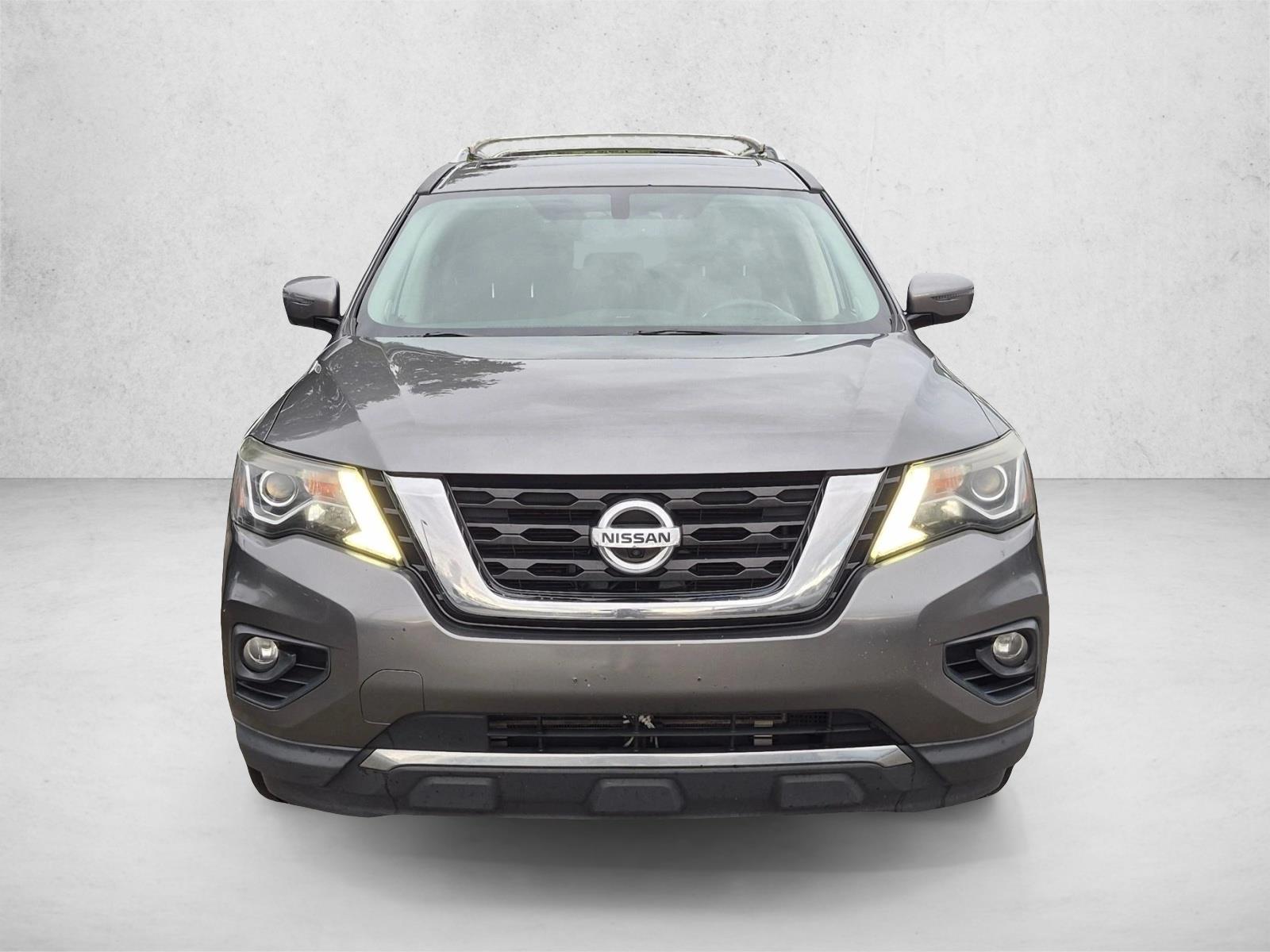 Used 2018 Nissan Pathfinder SL with VIN 5N1DR2MM8JC635396 for sale in Hialeah, FL