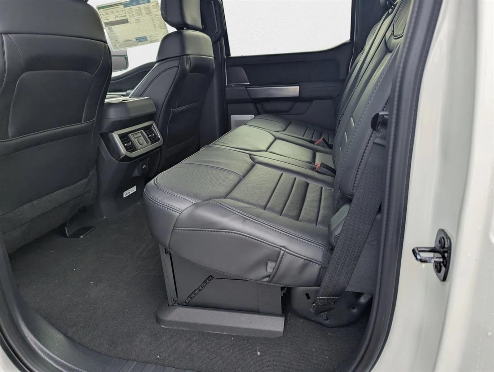 2026 Ford F-250 Super Duty Platinum - Photo 14