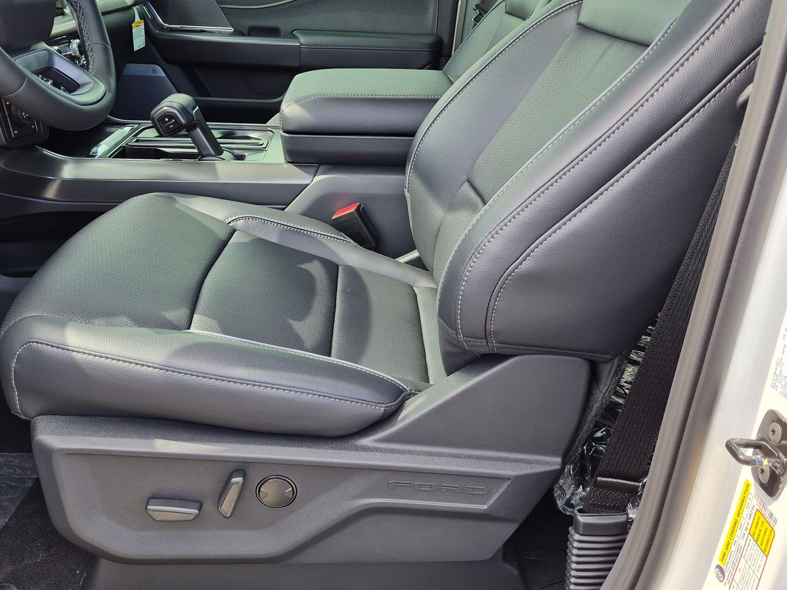 New 2026 Ford F-150 LARIAT Truck SuperCrew Cab