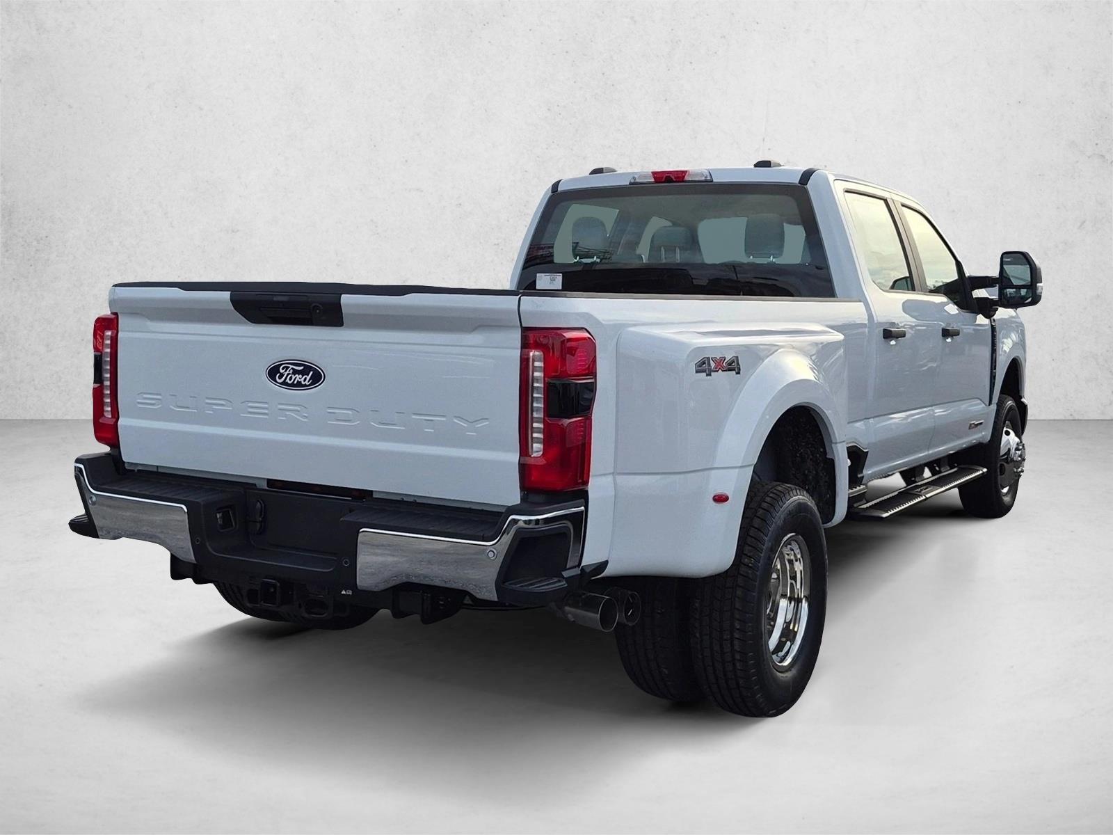 New 2027 Ford F-350 XL Truck Crew Cab