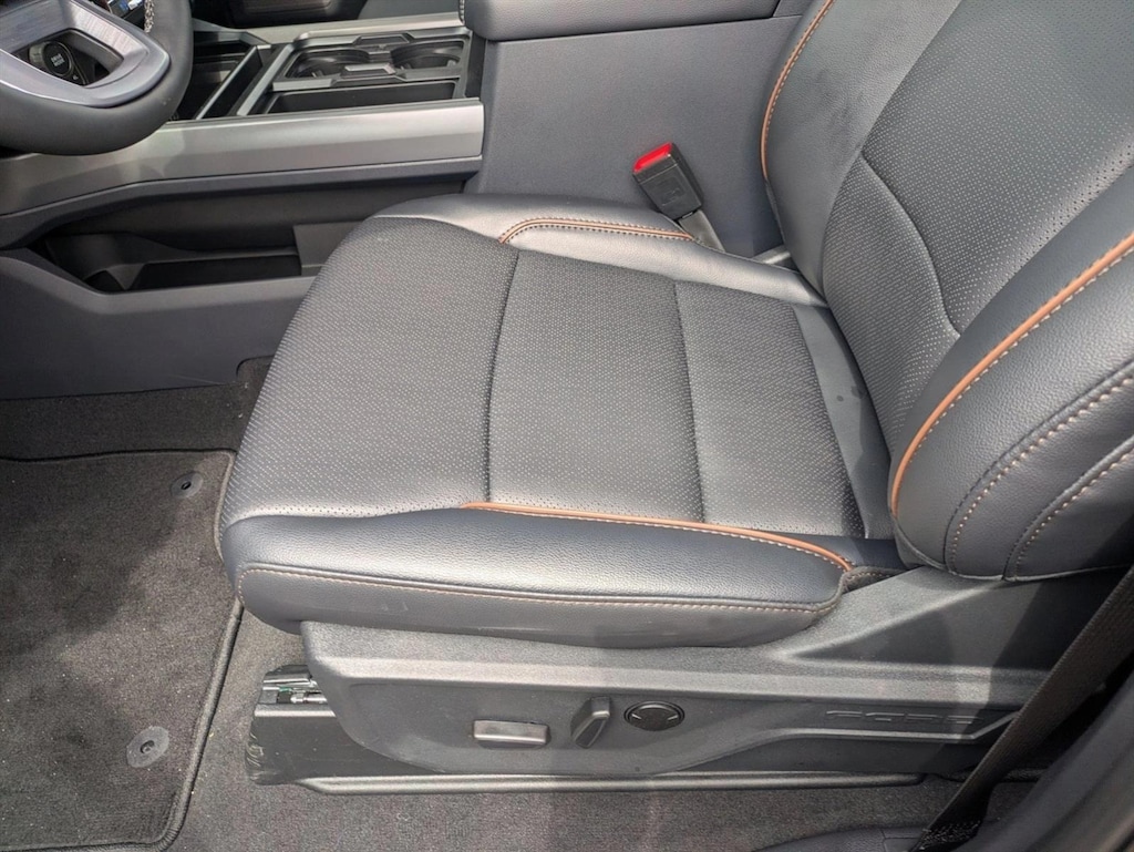New 2026 Ford F-250 LARIAT Truck Crew Cab