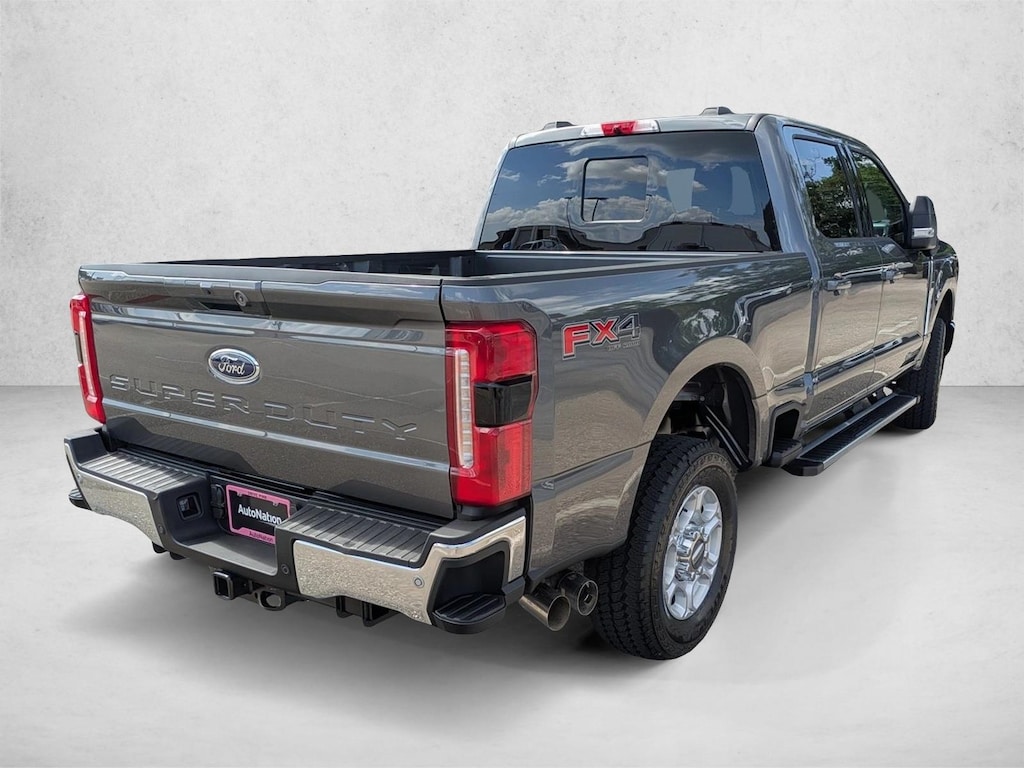 New 2026 Ford F-250 XLT Truck Crew Cab