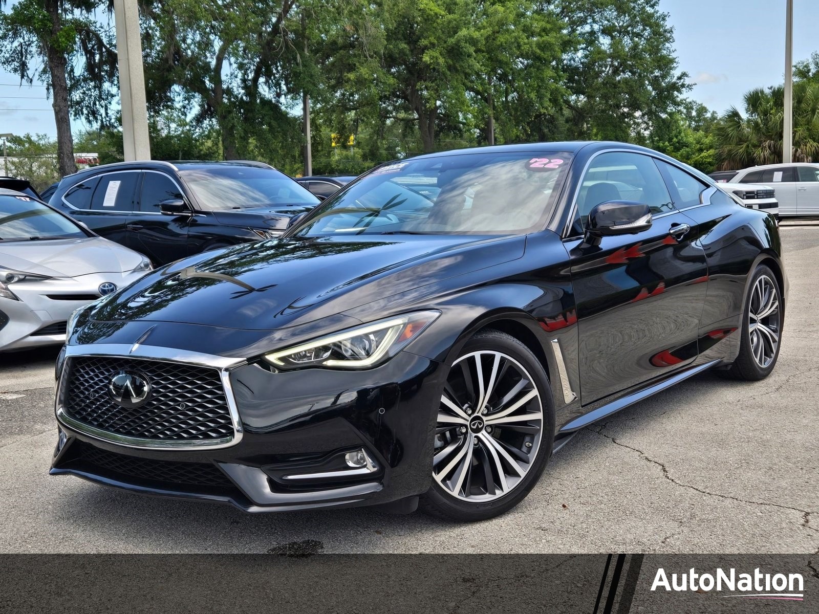 2022 INFINITI Q60 Coupe LUXE