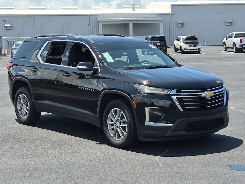 Used 2023 Chevrolet Traverse LT Cloth SUV