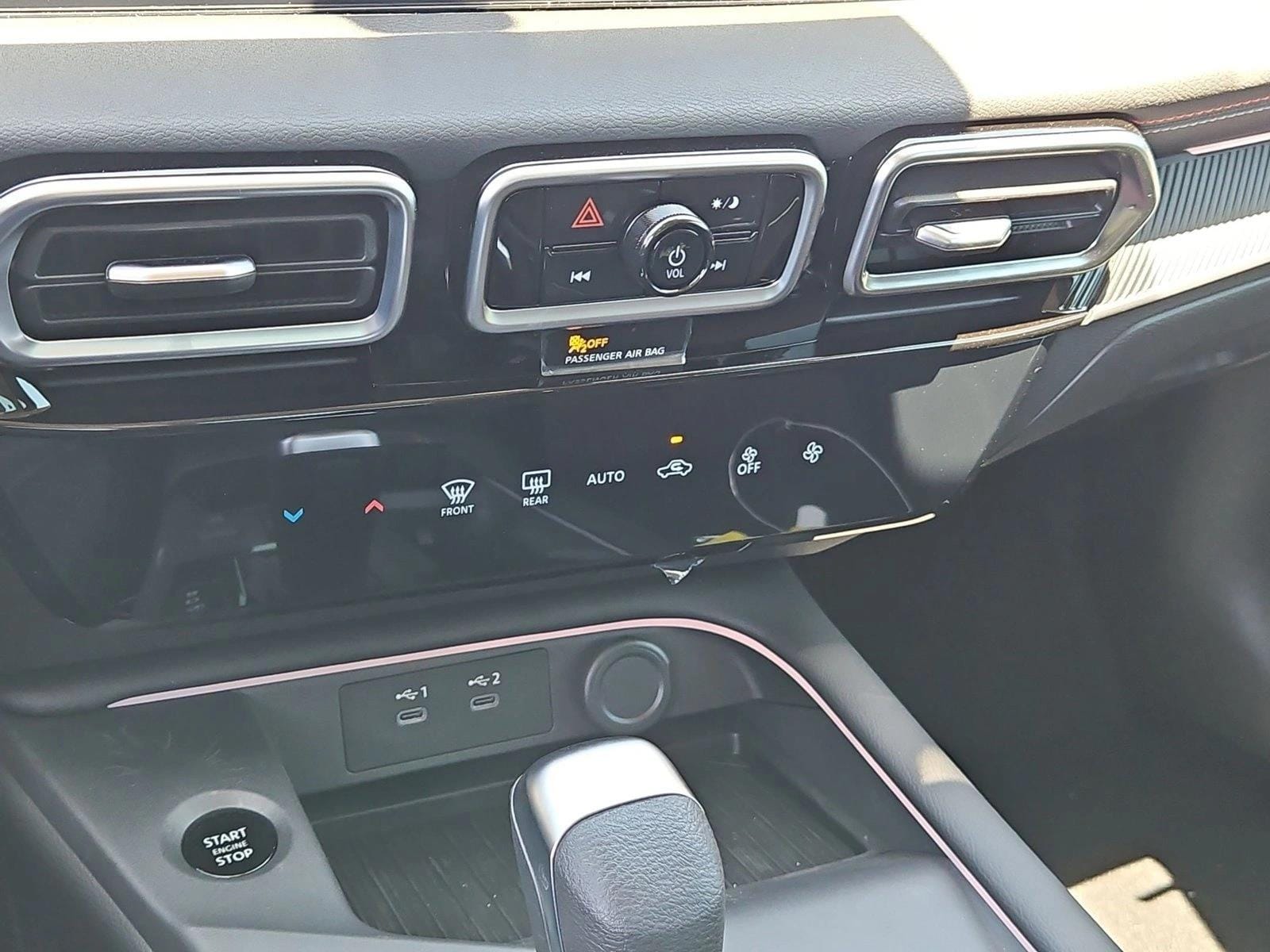 2026 Nissan Sentra SR - Photo 12