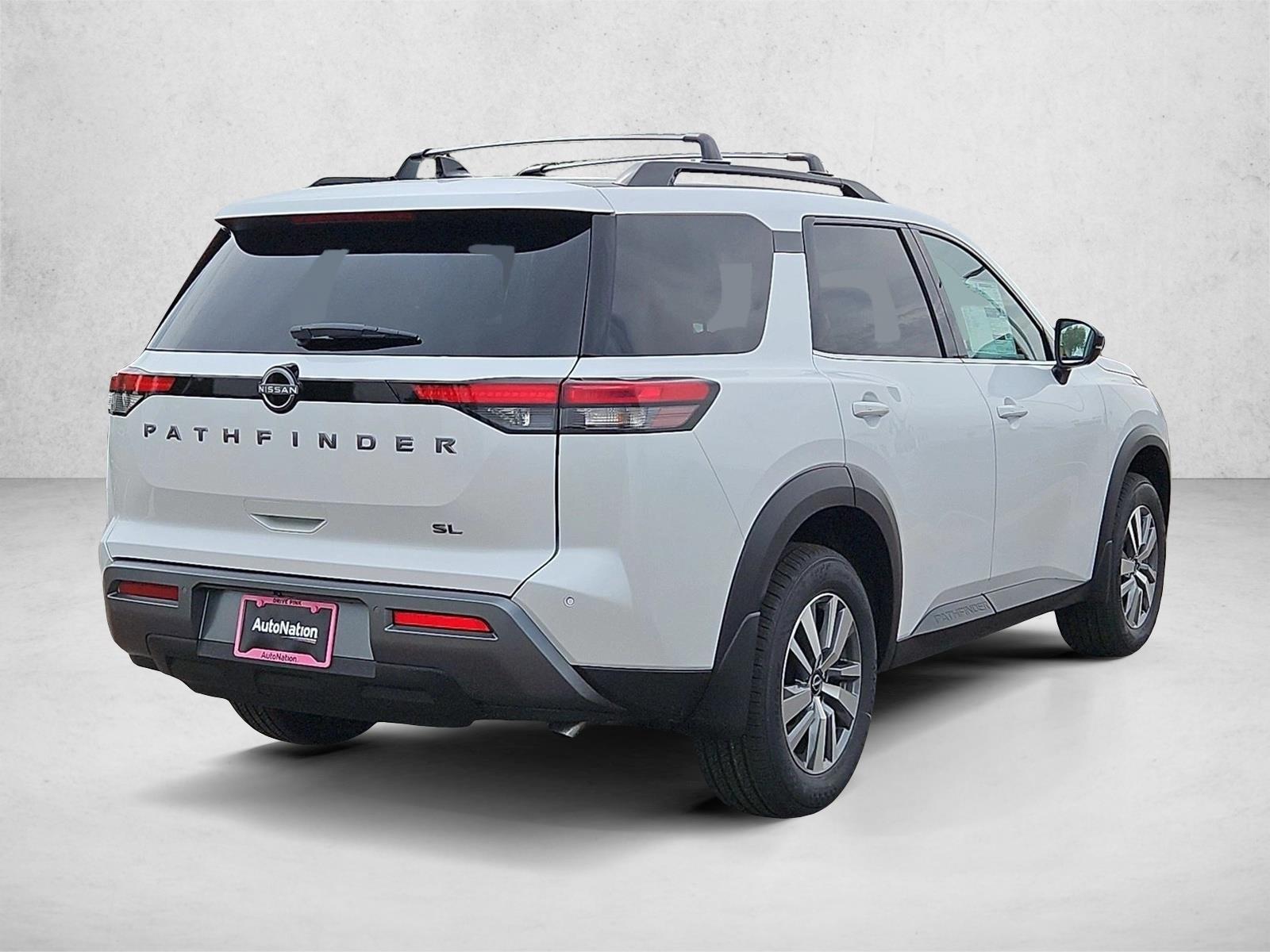 2026 Nissan Pathfinder SL - Photo 2