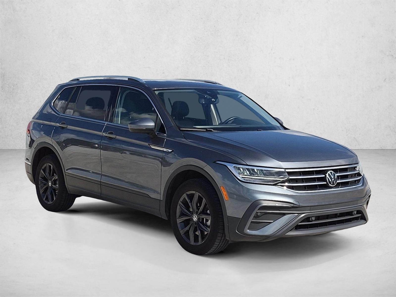 Used 2024 Volkswagen Tiguan SE SUV