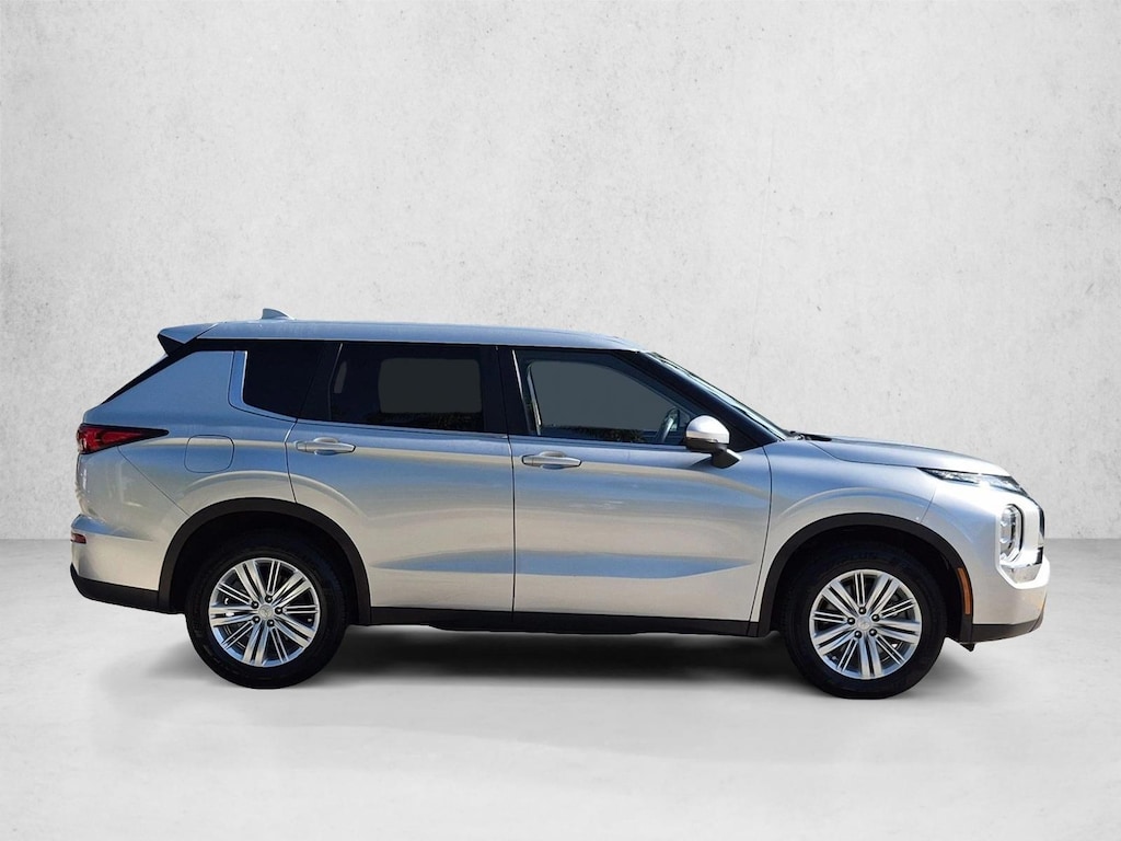 Used 2024 Mitsubishi Outlander ES SUV