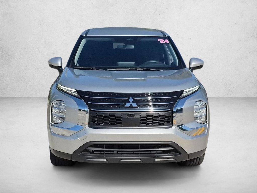 Used 2024 Mitsubishi Outlander ES SUV