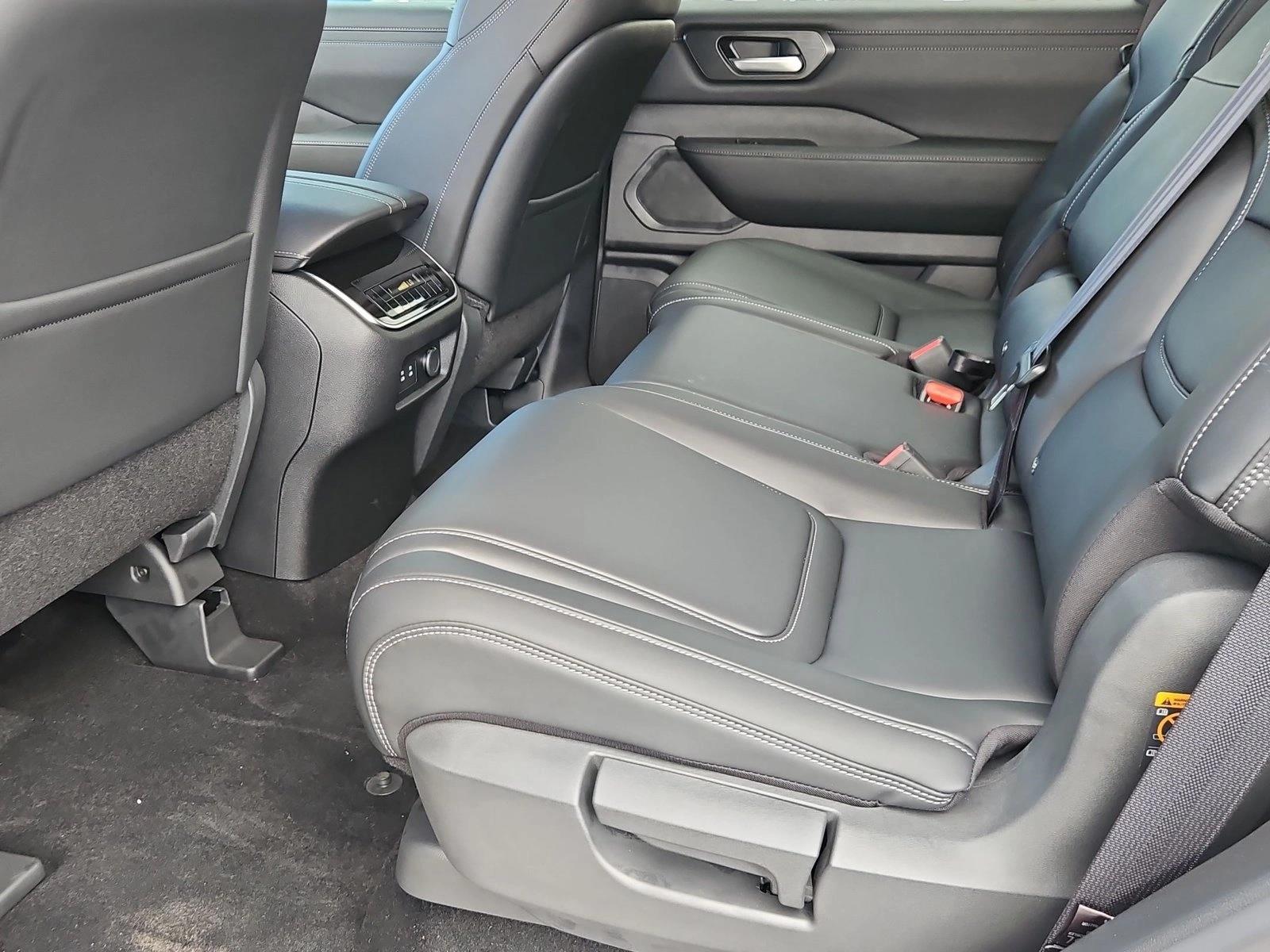 2026 Nissan Armada SV - Photo 15