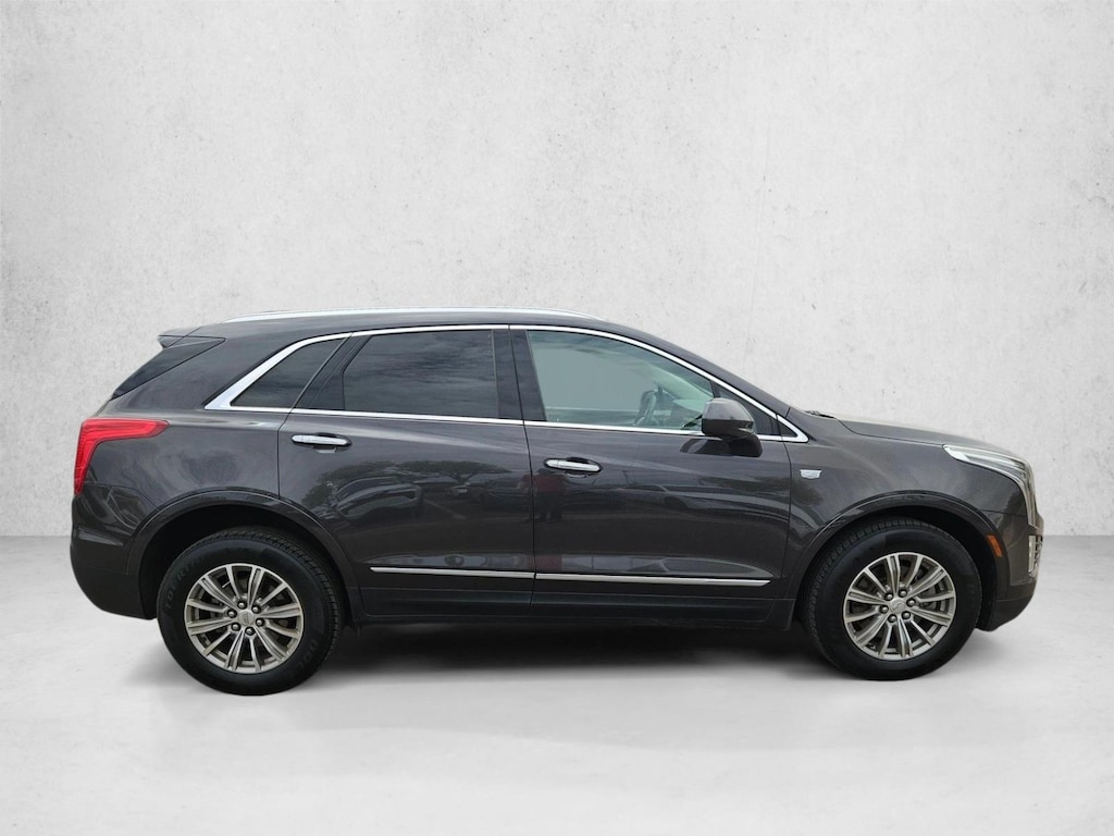 Used 2017 CADILLAC XT5 Luxury FWD SUV