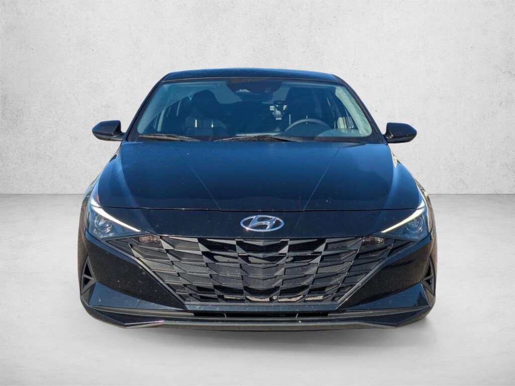 Used 2023 Hyundai Elantra SE Sedan