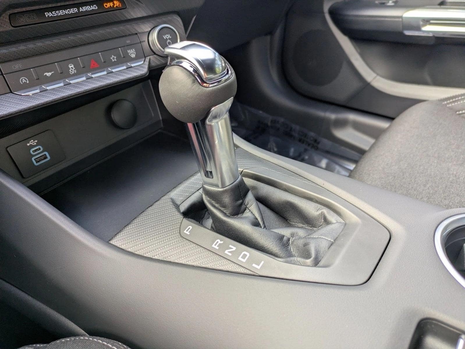 2026 Ford Mustang EcoBoost Fastback - Photo 13