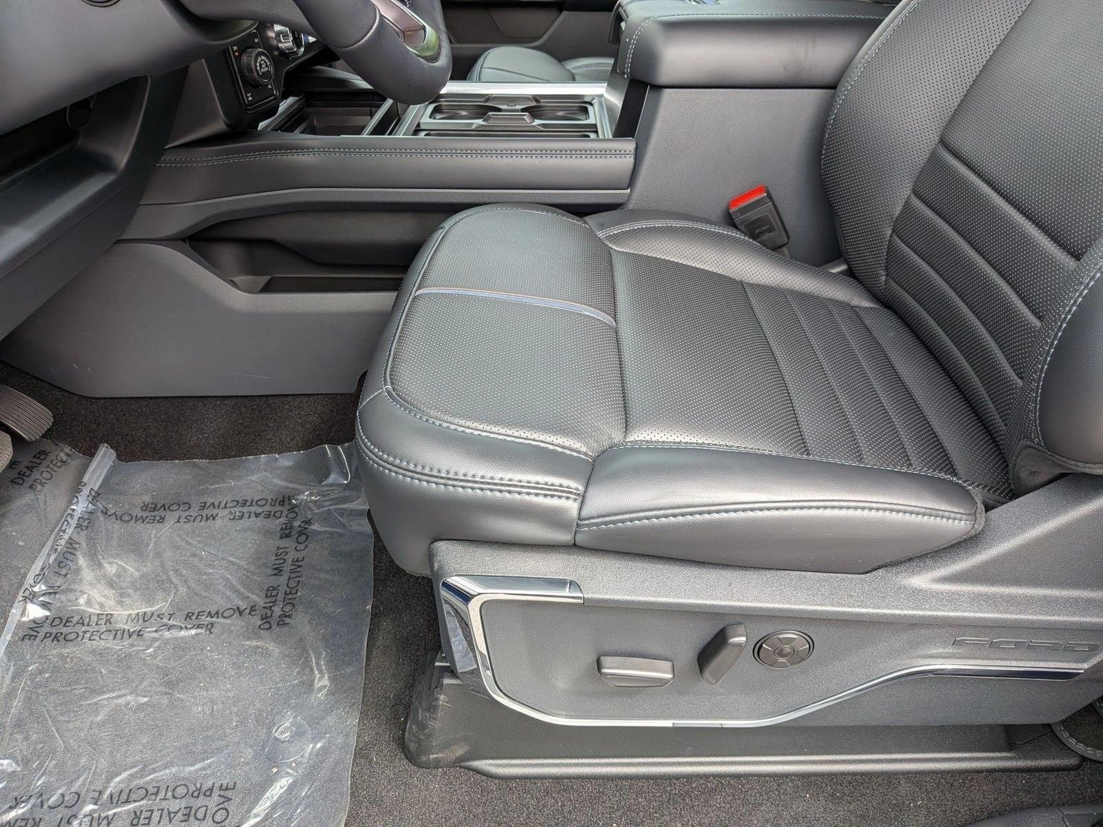 2026 Ford F-250 Super Duty Platinum - Photo 4