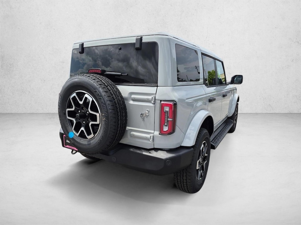 New 2026 Ford Bronco Outer Banks SUV