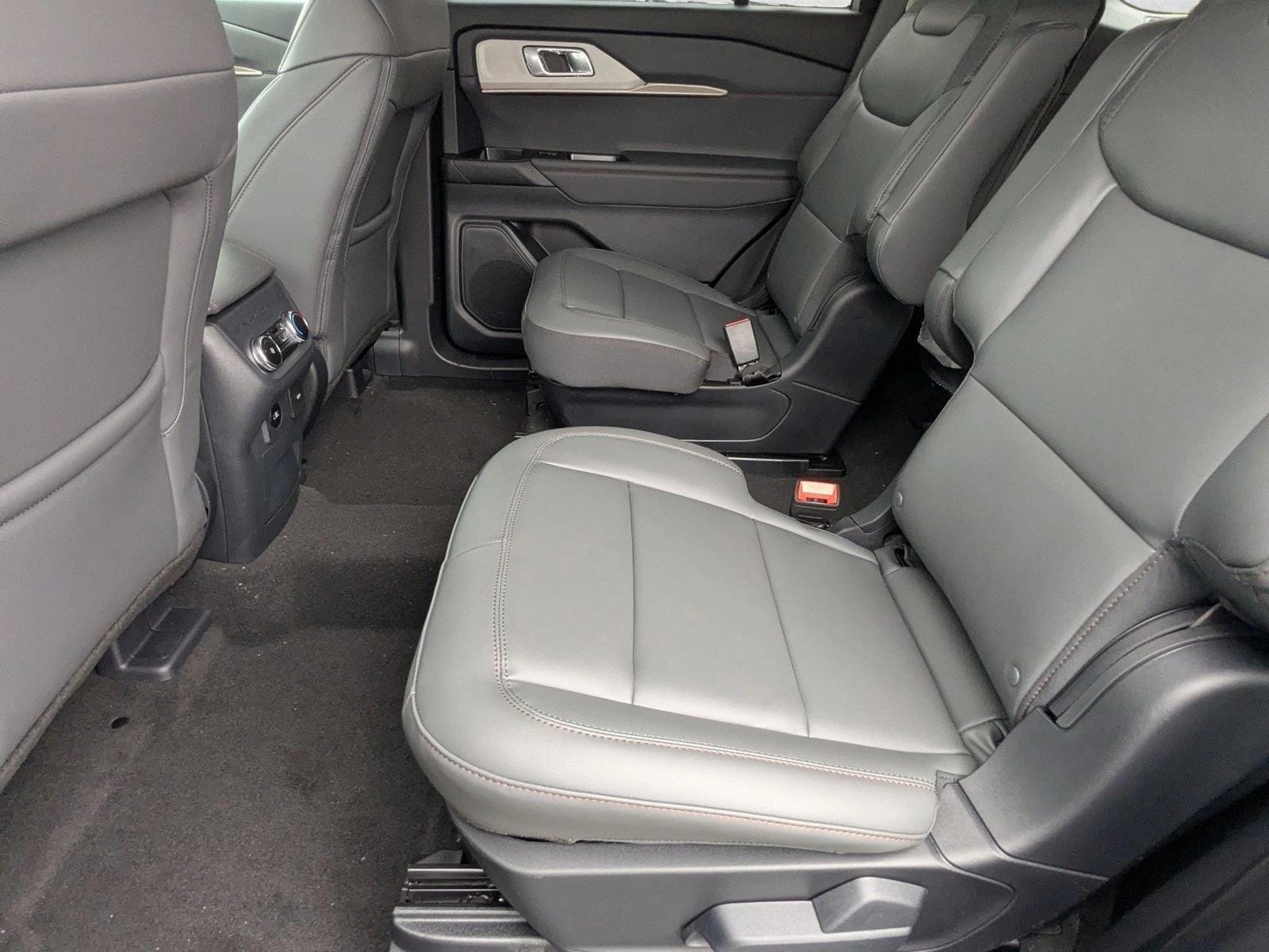 2026 Ford Explorer Active - Photo 15