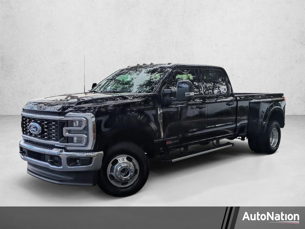 New 2027 Ford F-350 LARIAT Truck Crew Cab