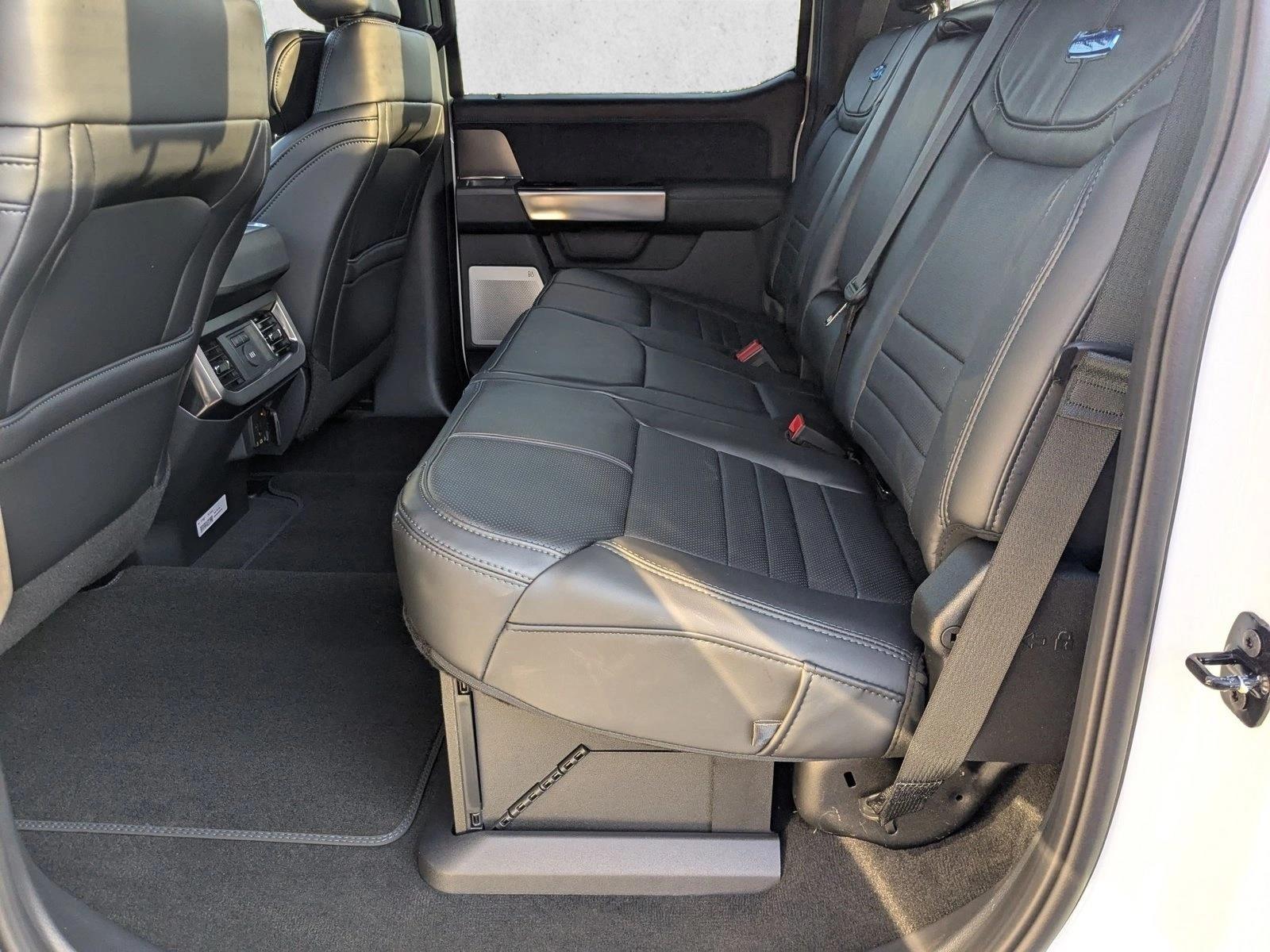 2026 Ford F-350 Super Duty Platinum - Photo 13