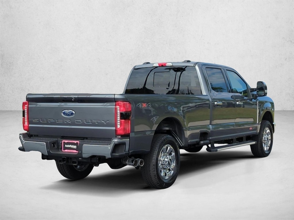 New 2026 Ford F-350 LARIAT Truck Crew Cab