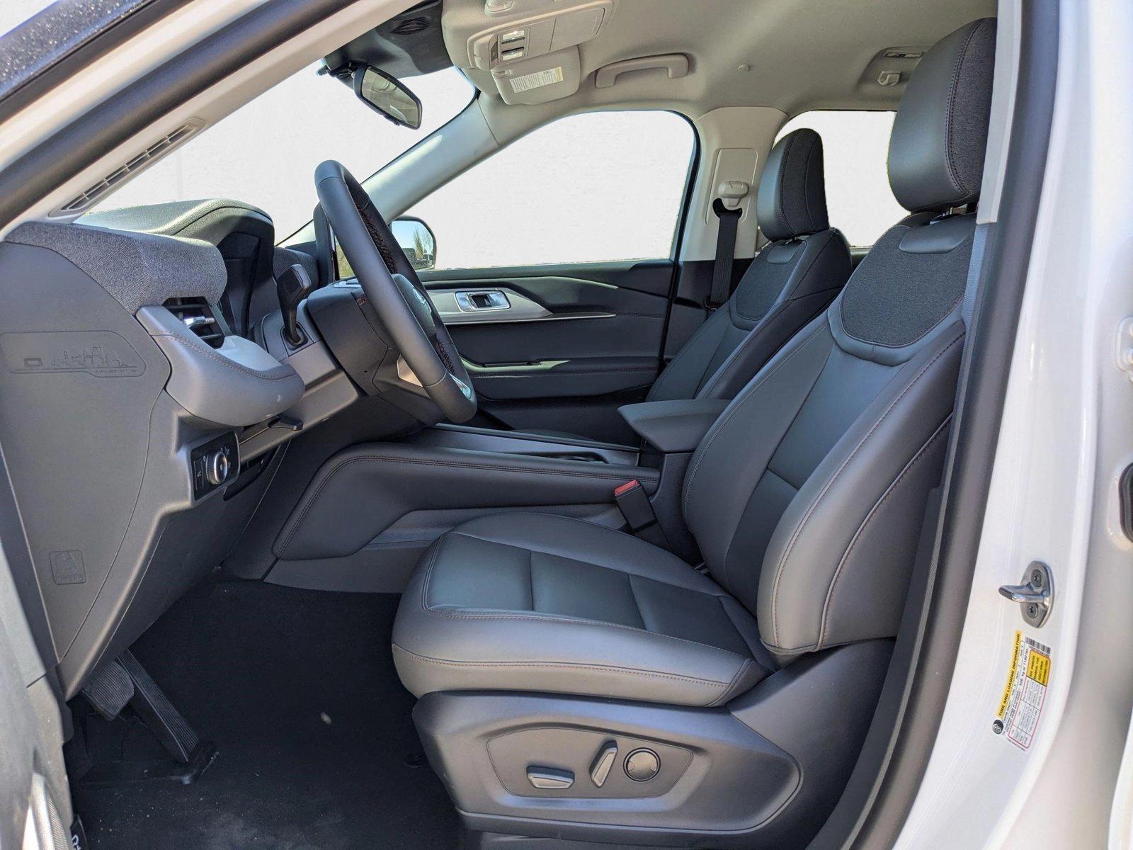 2025 Ford Explorer Active - Photo 11