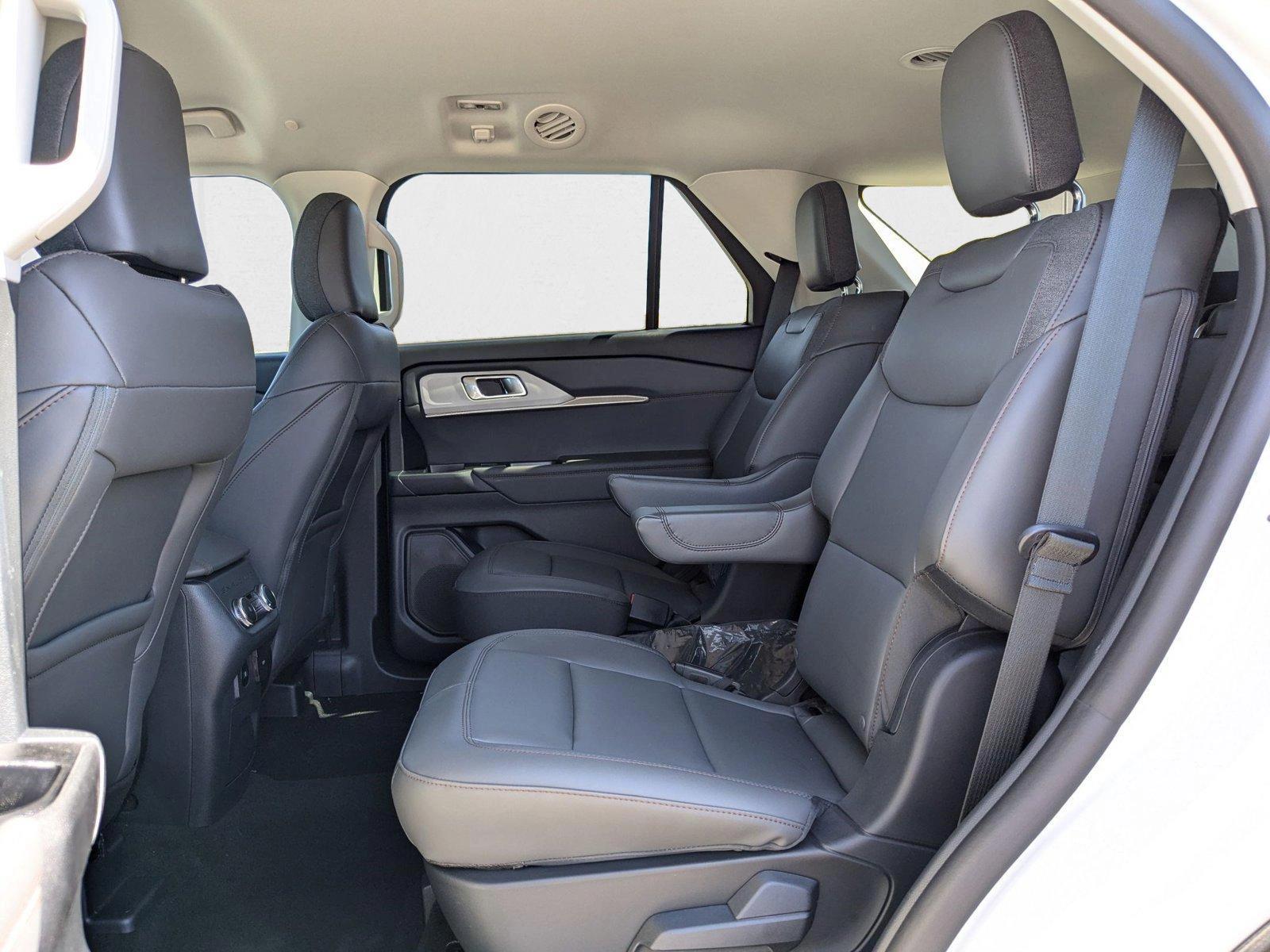 2025 Ford Explorer Active - Photo 12