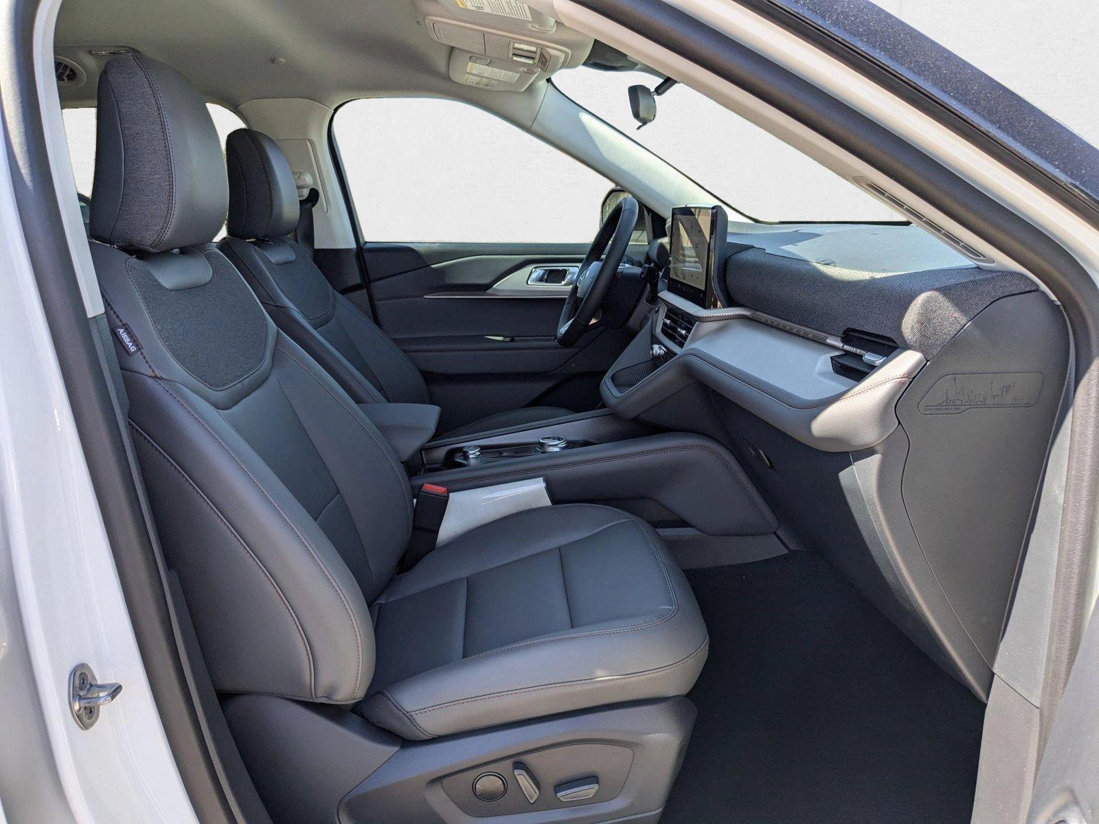 2025 Ford Explorer Active - Photo 14
