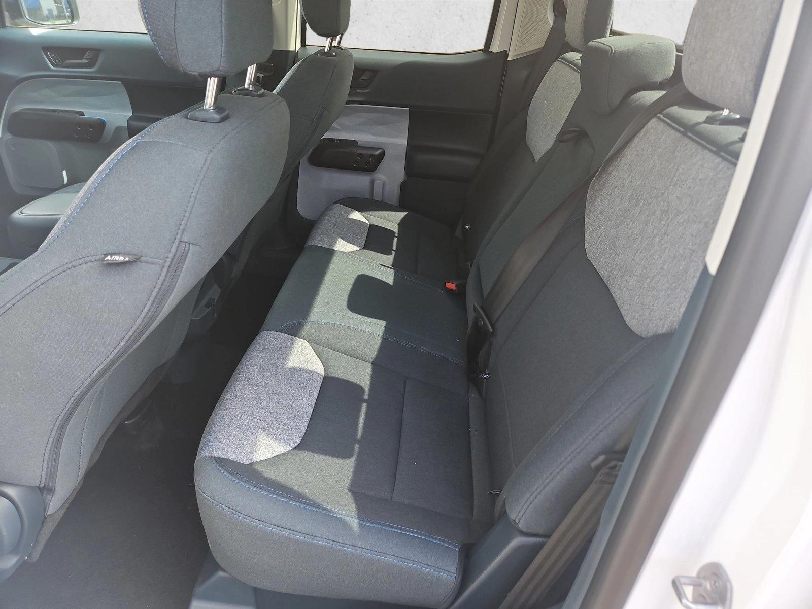 2025 Ford Maverick XLT - Photo 17