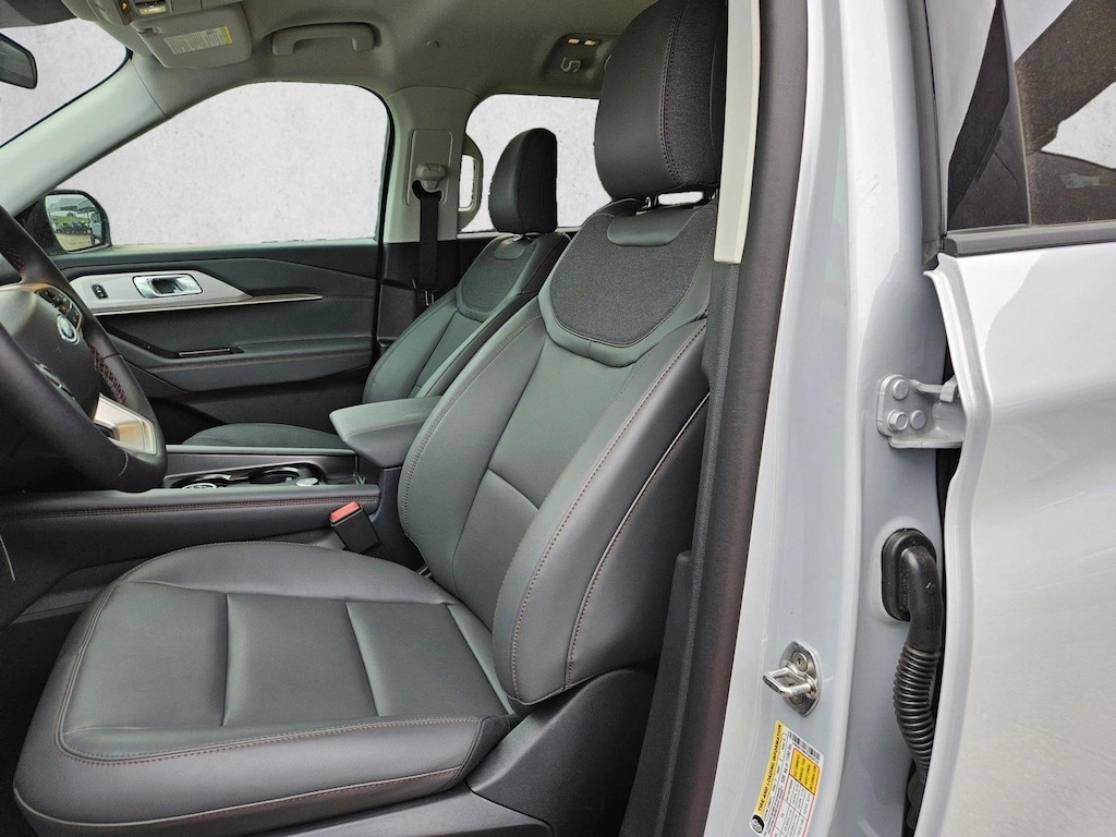 New 2026 Ford Explorer Active w/200A Pkg SUV