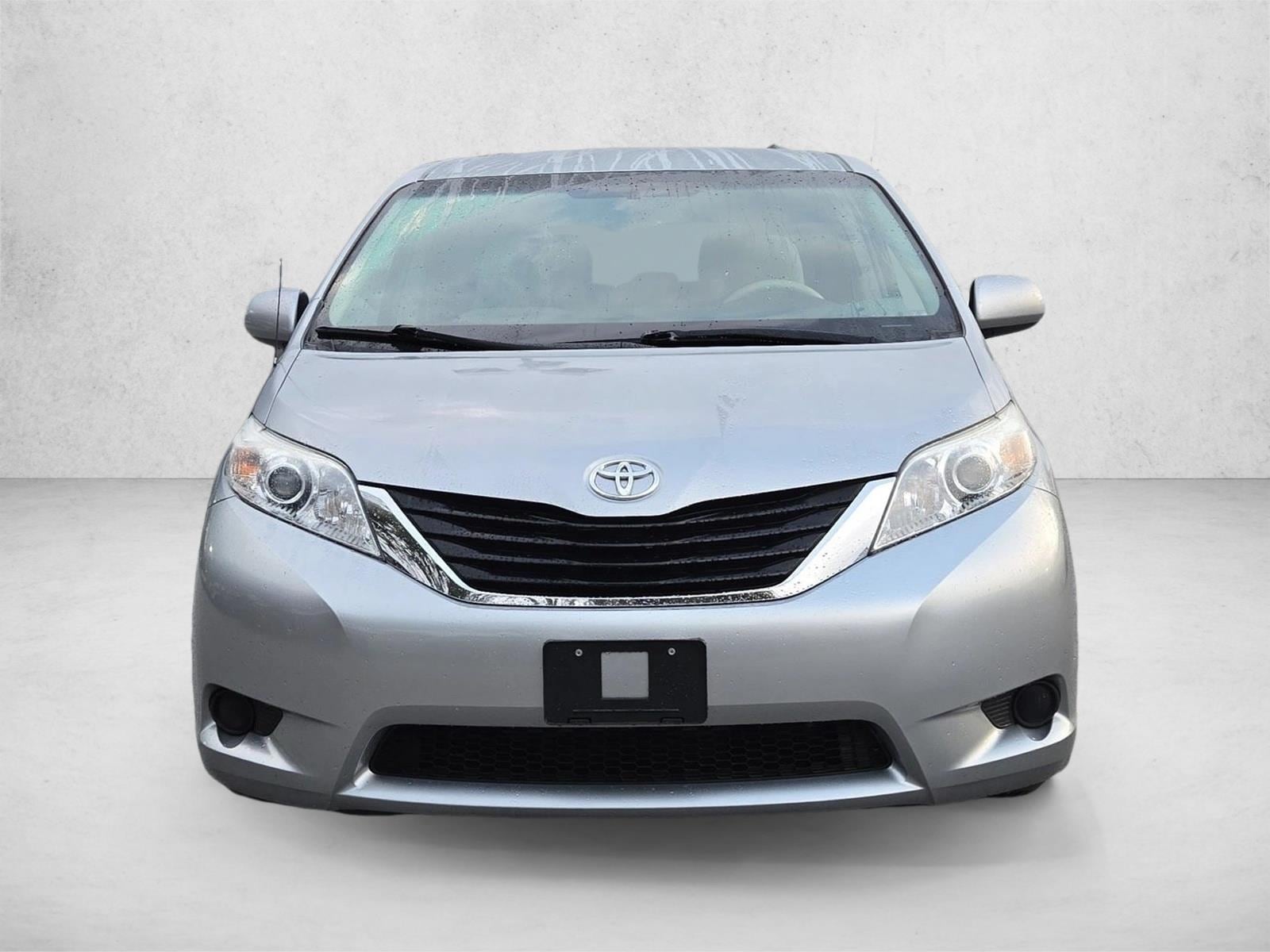 Used 2011 Toyota Sienna LE with VIN 5TDKK3DC2BS116843 for sale in St. Petersburg, FL