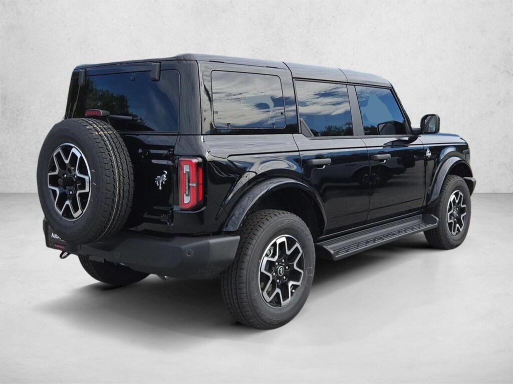 New 2026 Ford Bronco Outer Banks SUV