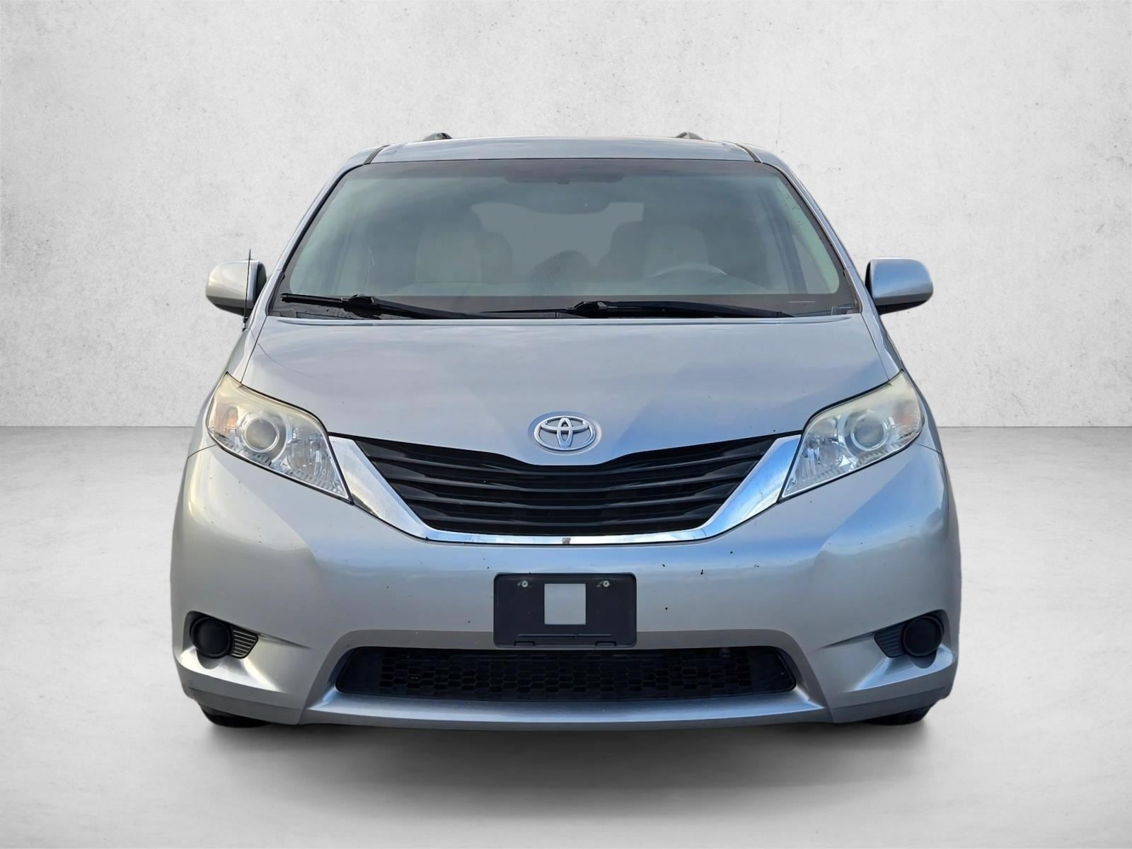 Used 2011 Toyota Sienna LE with VIN 5TDKK3DC2BS116843 for sale in St. Petersburg, FL