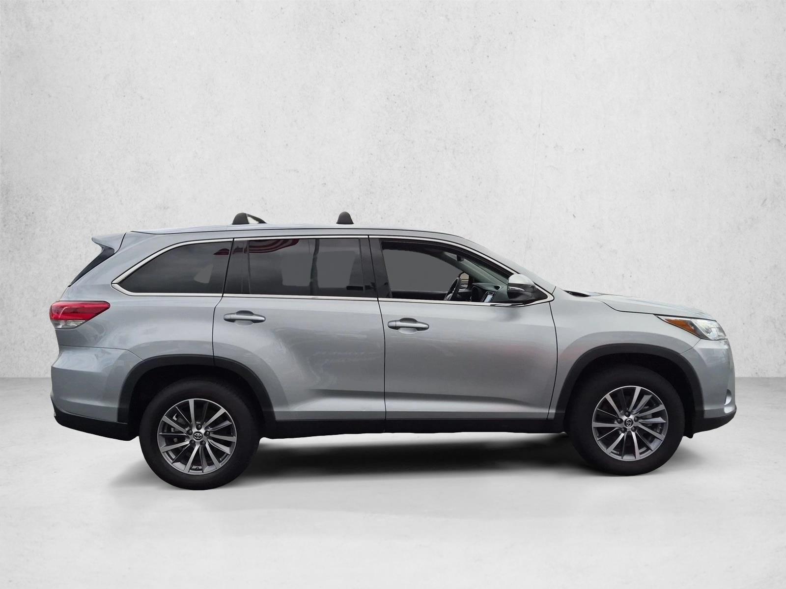 Used 2019 Toyota Highlander XLE V6 SUV