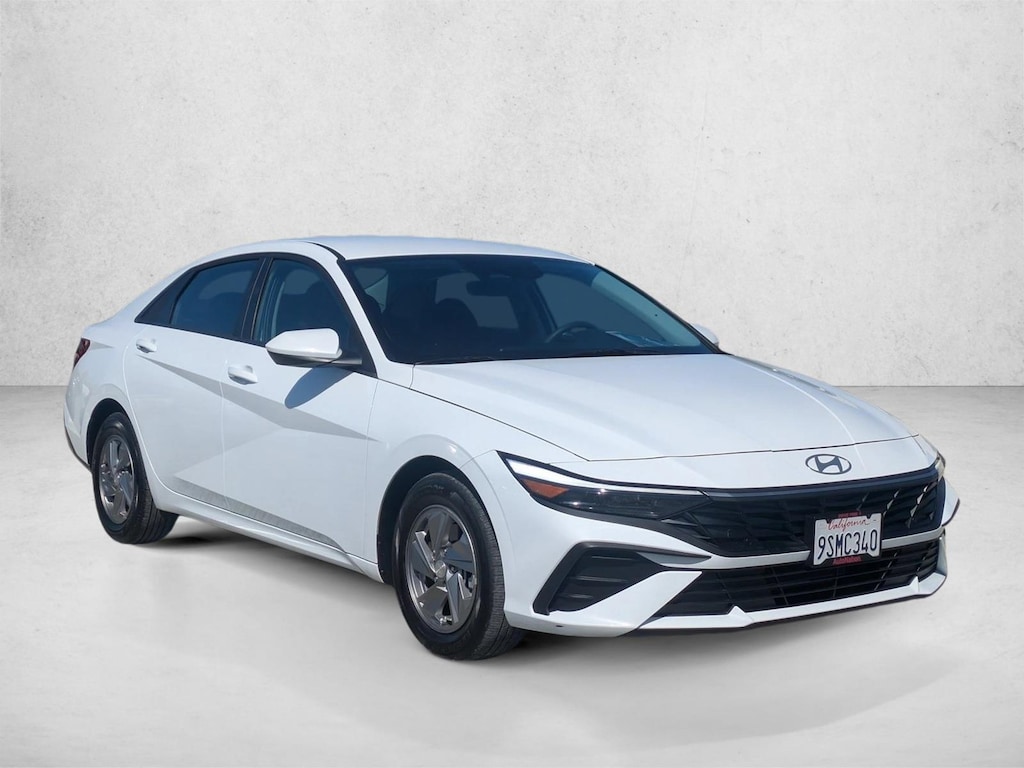 Used 2025 Hyundai Elantra SE Sedan