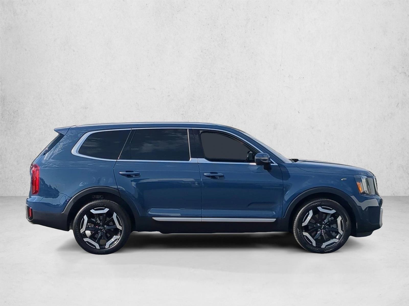 Used 2025 Kia Telluride S SUV