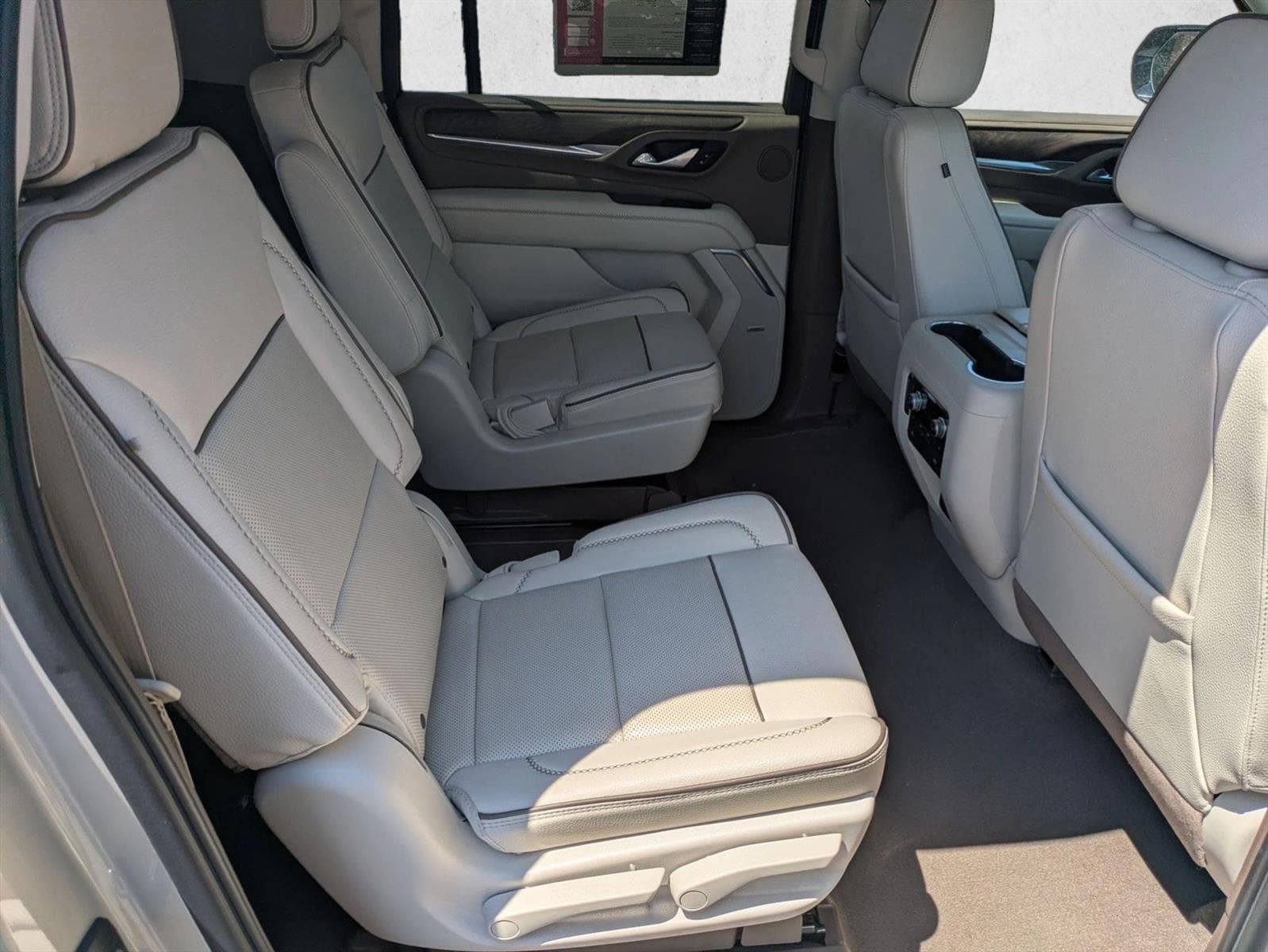 2023 GMC Yukon XL Denali - Photo 18