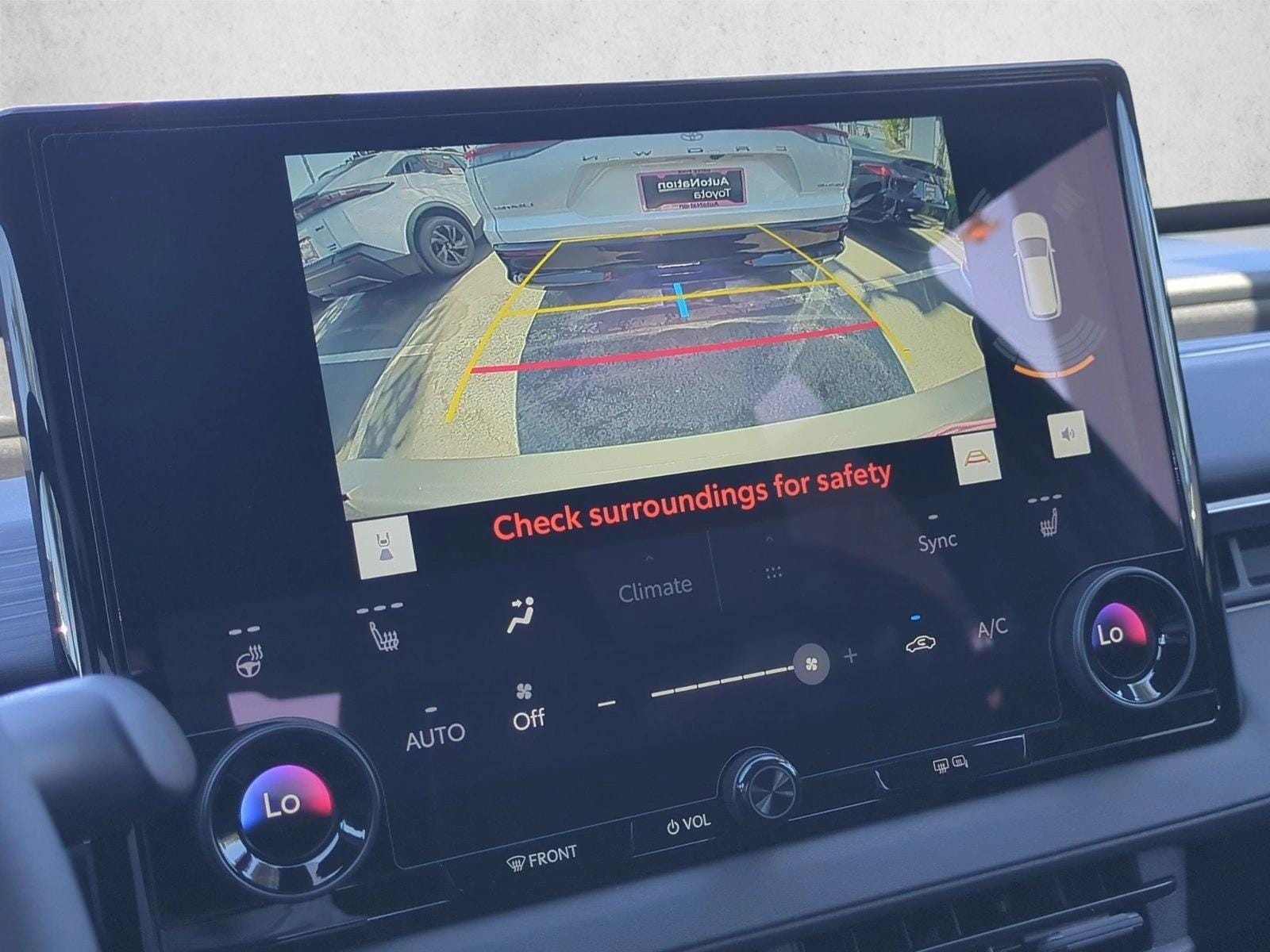 2026 Toyota C-HR SE - Photo 12