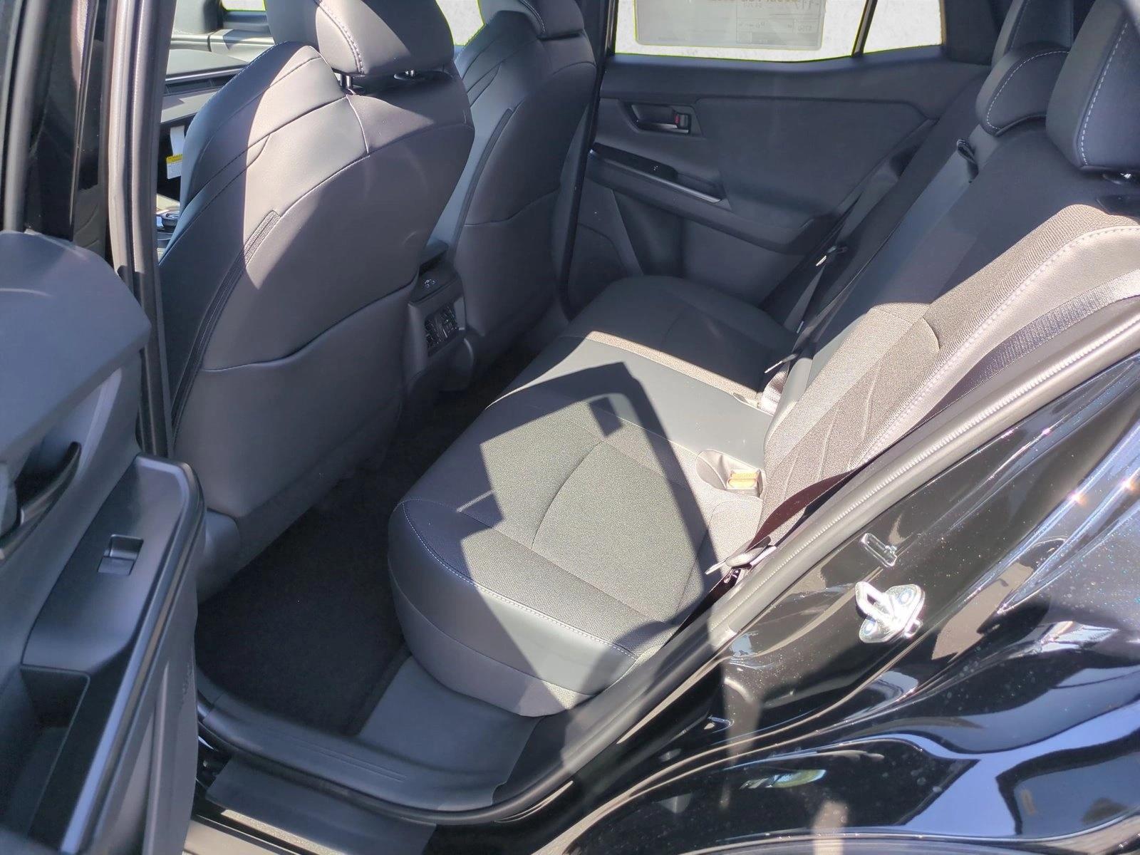 2026 Toyota C-HR SE - Photo 14