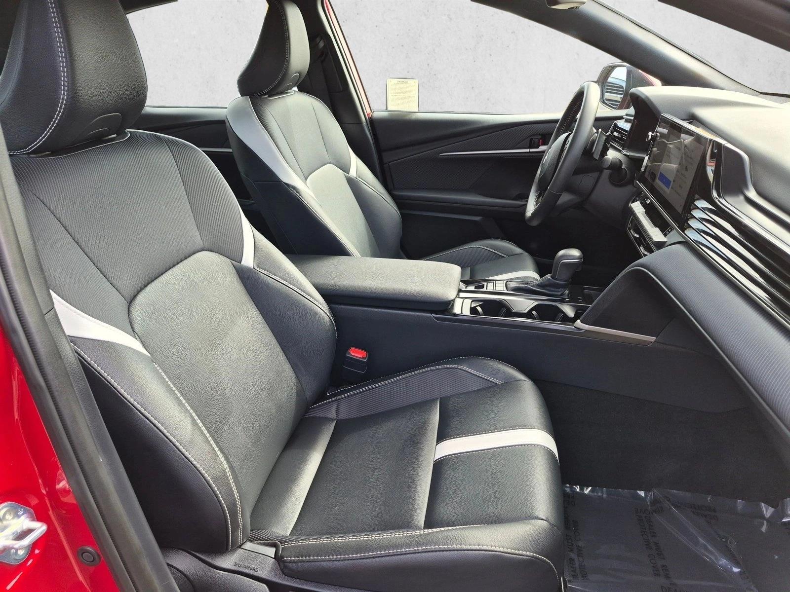 2025 Toyota Camry SE - Photo 20