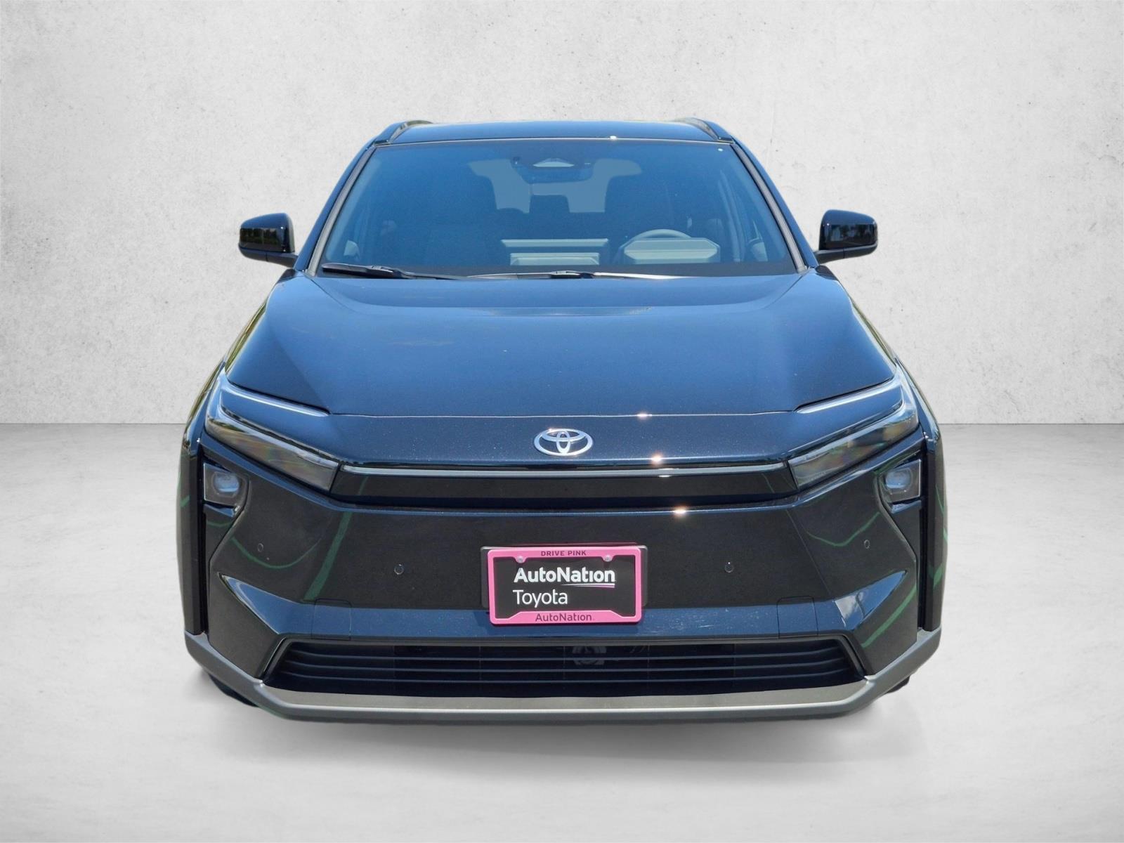 2026 Toyota bZ XLE - Photo 9