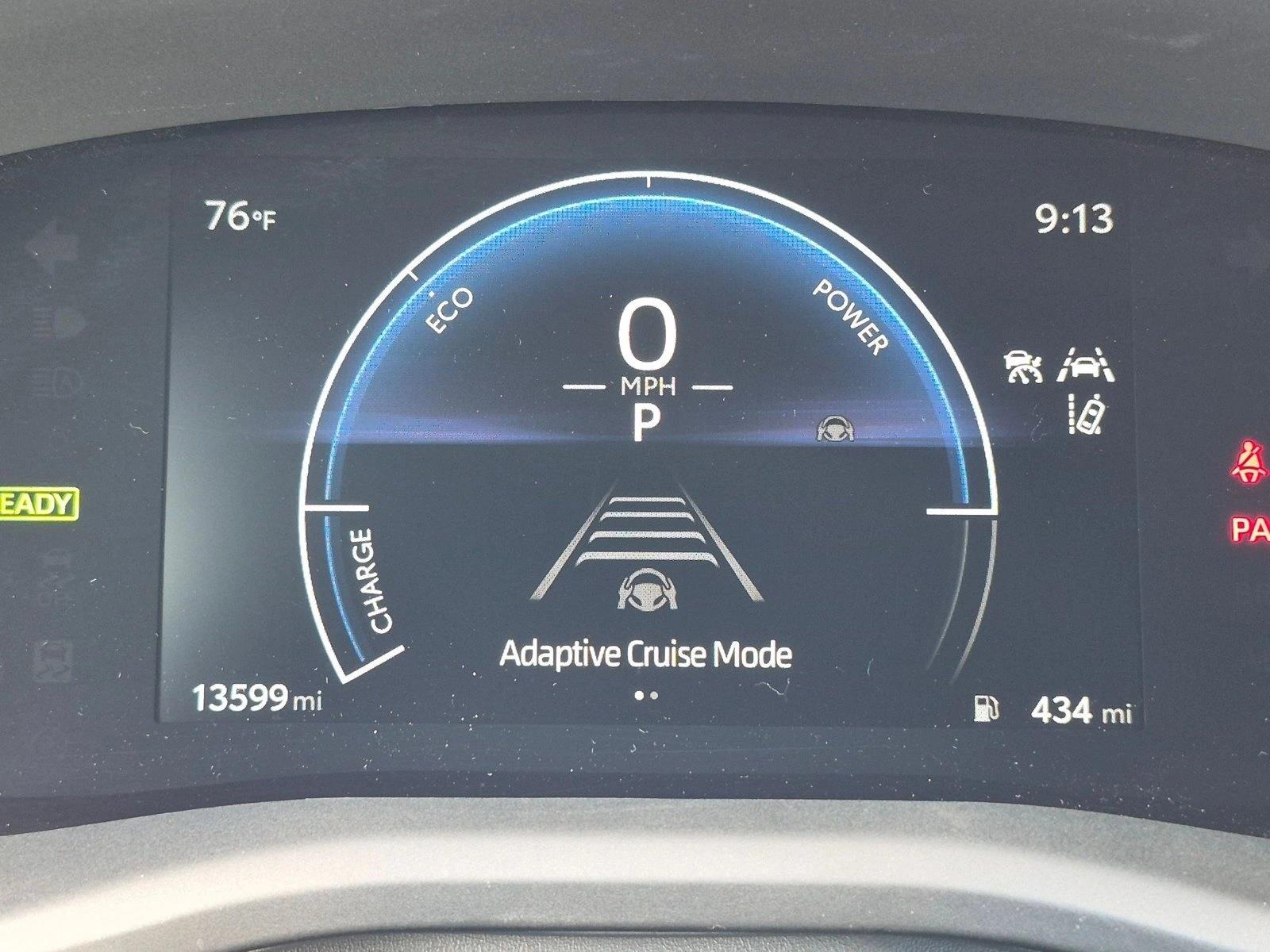 2025 Toyota Camry SE - Photo 11