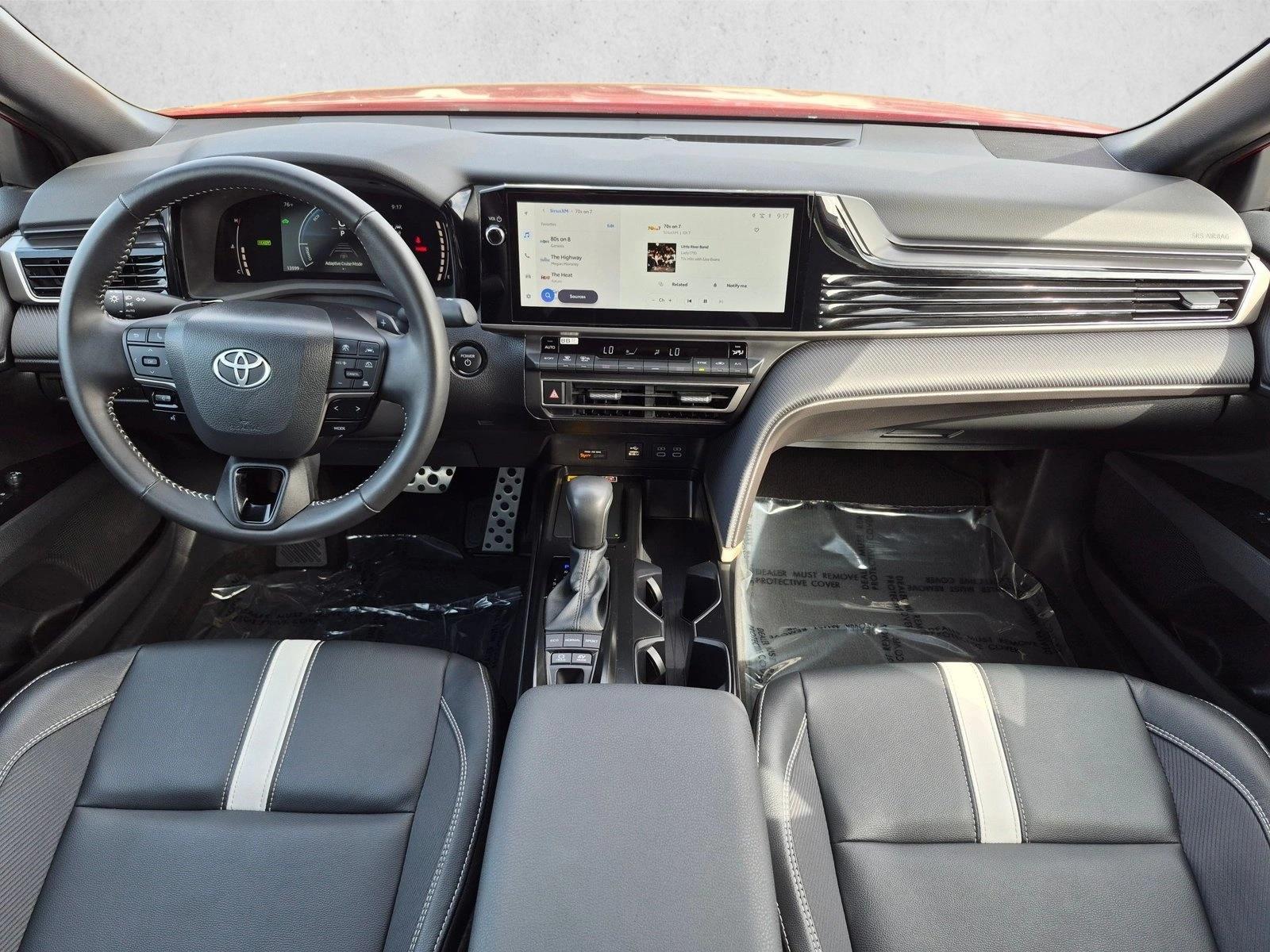 2025 Toyota Camry SE - Photo 17
