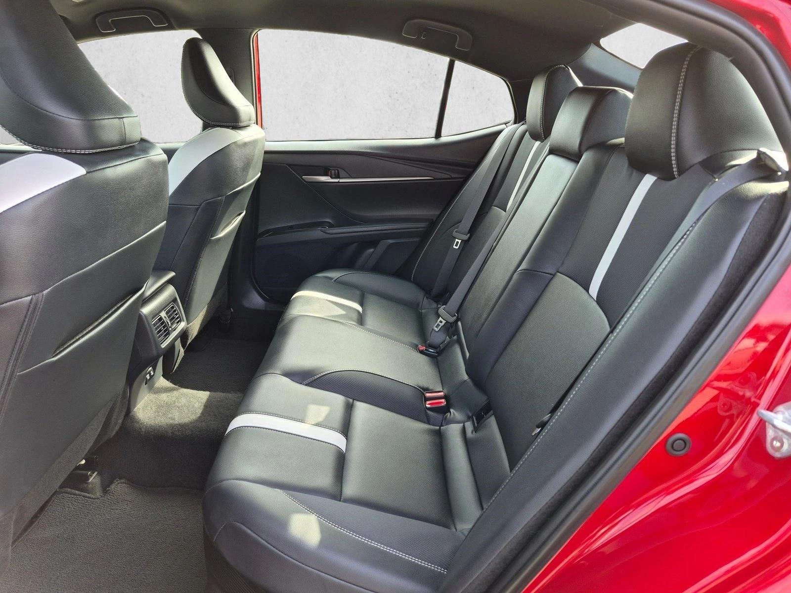 2025 Toyota Camry SE - Photo 18
