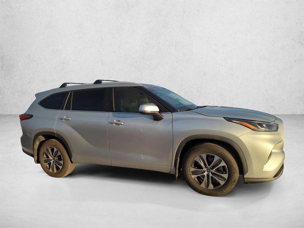 Used 2022 Toyota Highlander XLE SUV