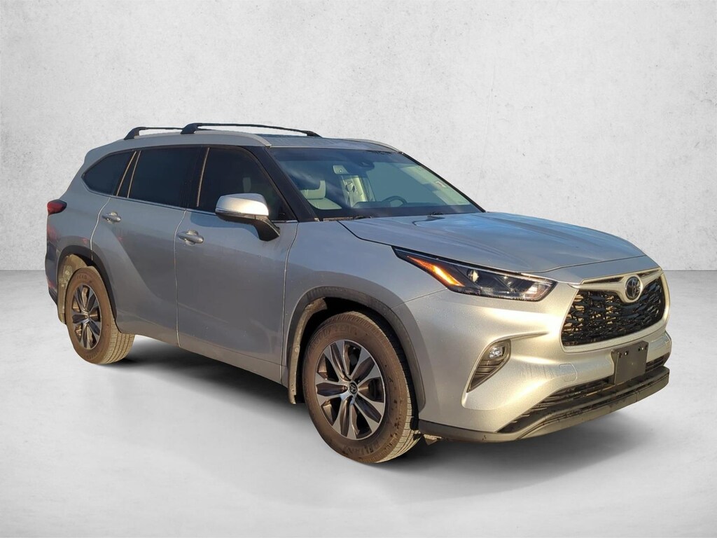 Used 2022 Toyota Highlander XLE SUV