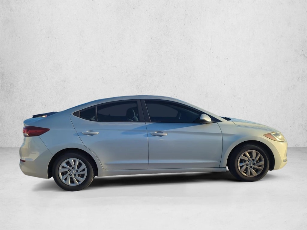 Used 2017 Hyundai Elantra SE Sedan
