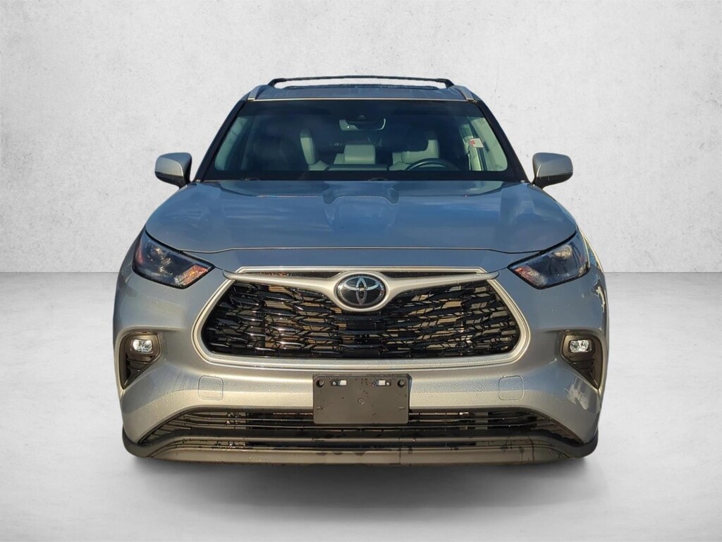 Used 2022 Toyota Highlander XLE SUV